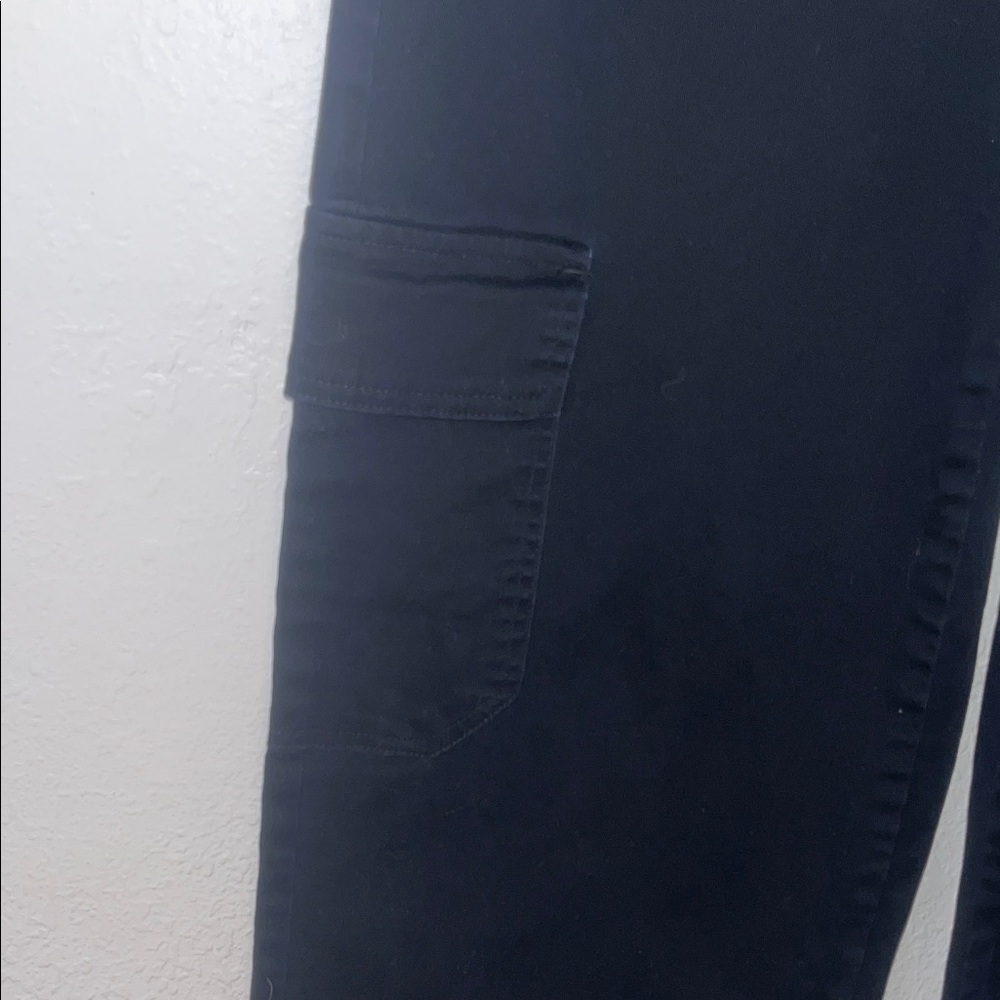 Wild Fable Women’s Black Cargo Pants - Picture 3 of 4